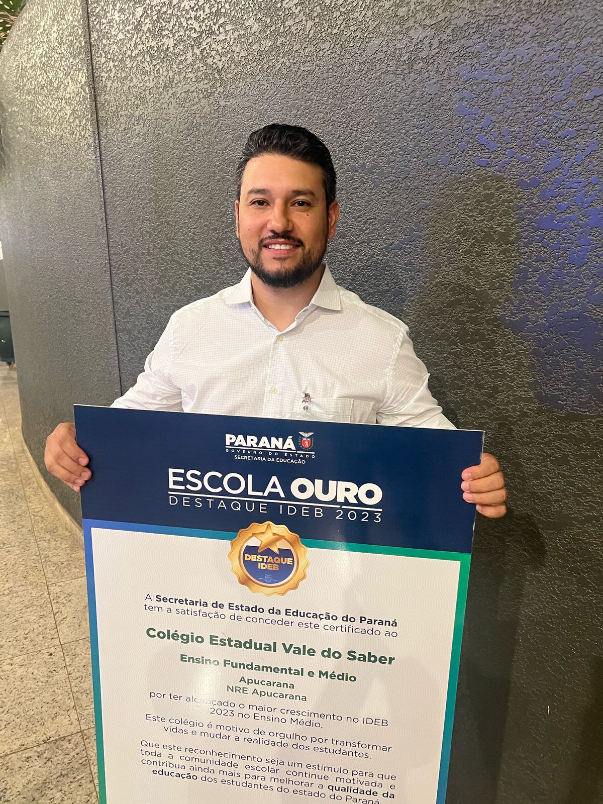 O Colégio Estadual Vale do Saber de Apucarana , recebe o título de Escola de Ouro pelo desempenho no IDEB