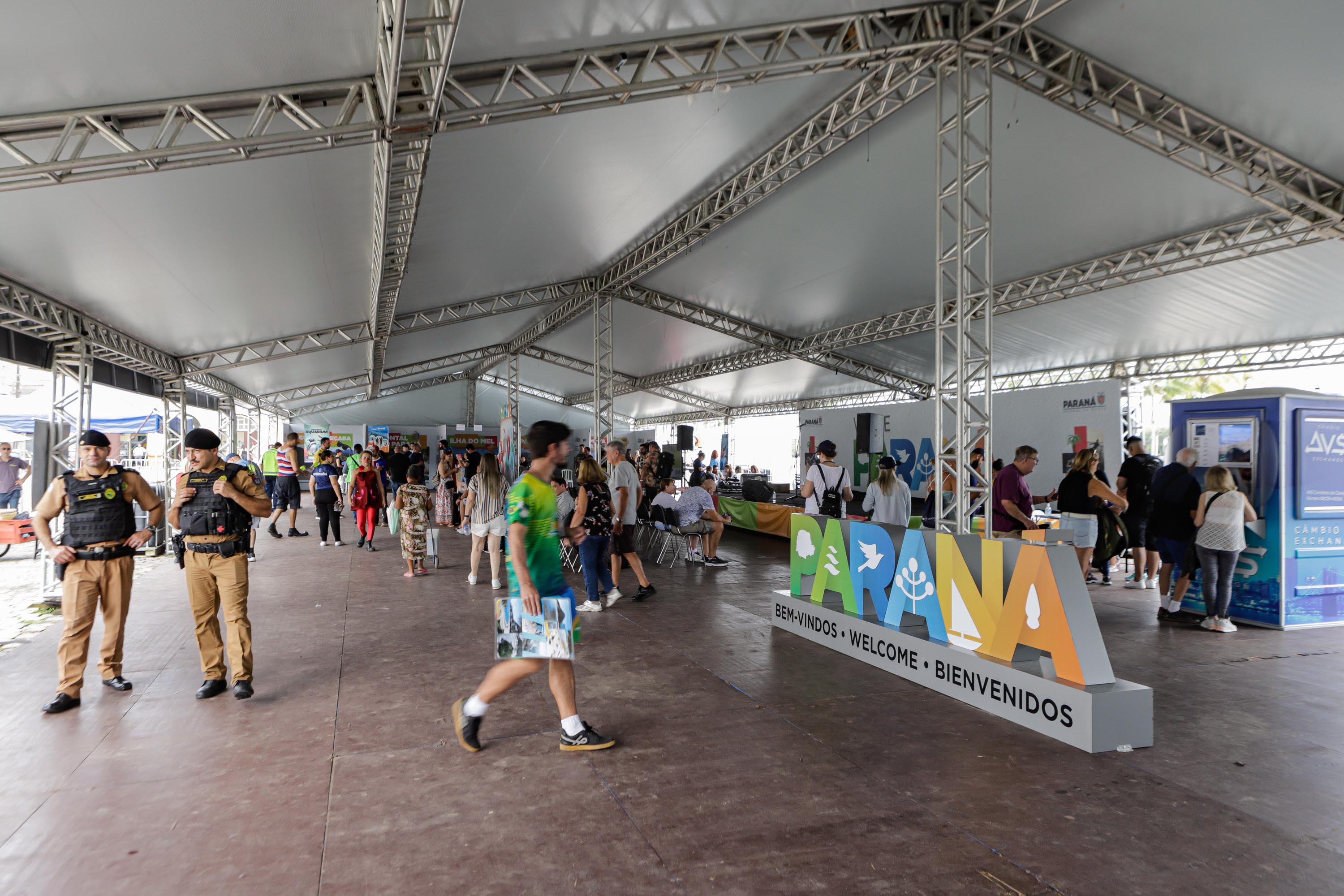 Temporada de cruzeiros no Paraná chega ao fim com mais de 24 mil turistas no Litoral