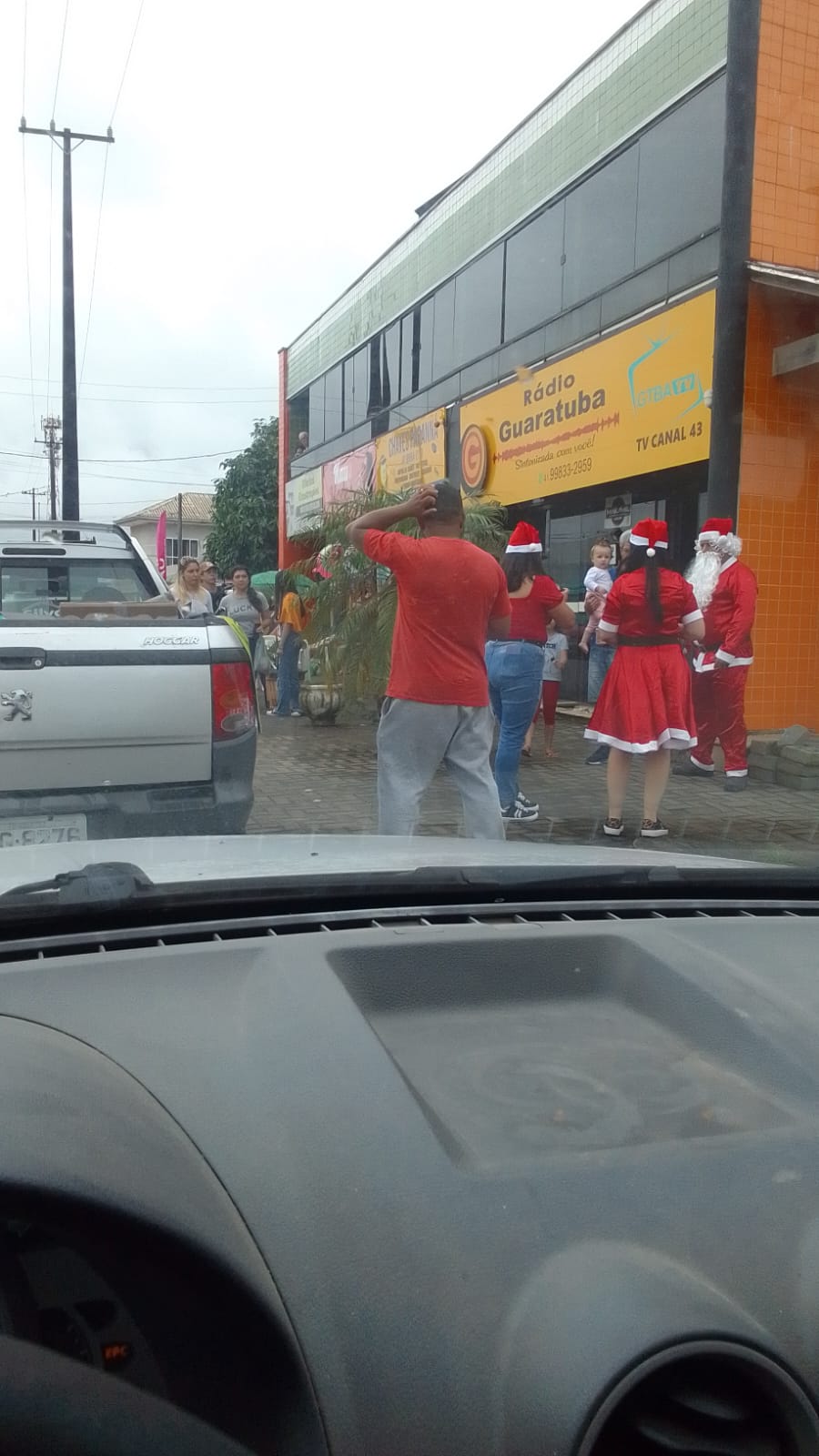Carreata de Natal da Rádio Guaratuba: Uma Tradição de Solidariedade e Alegria