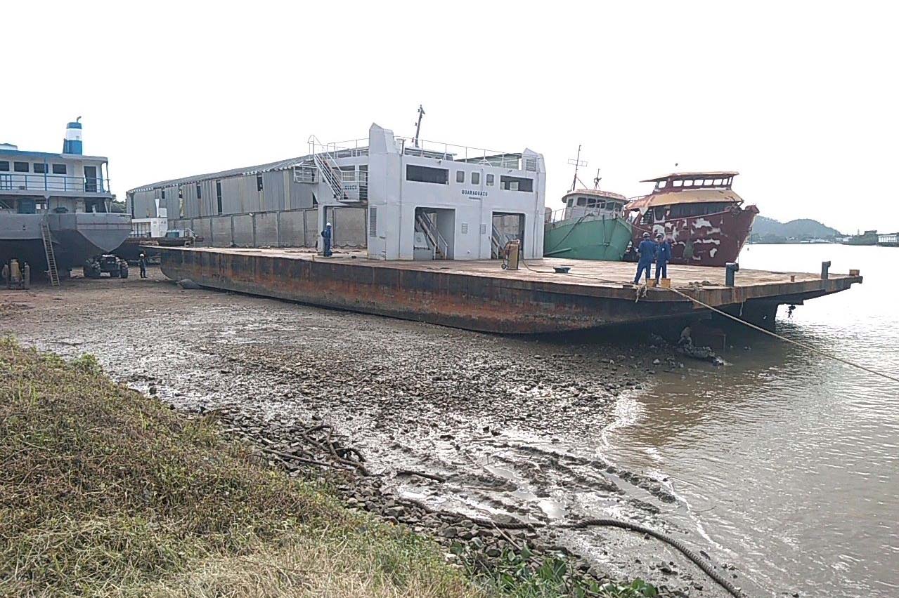 DER/PR faz visita técnica a estaleiro que reformará ferry boats de Guaratuba