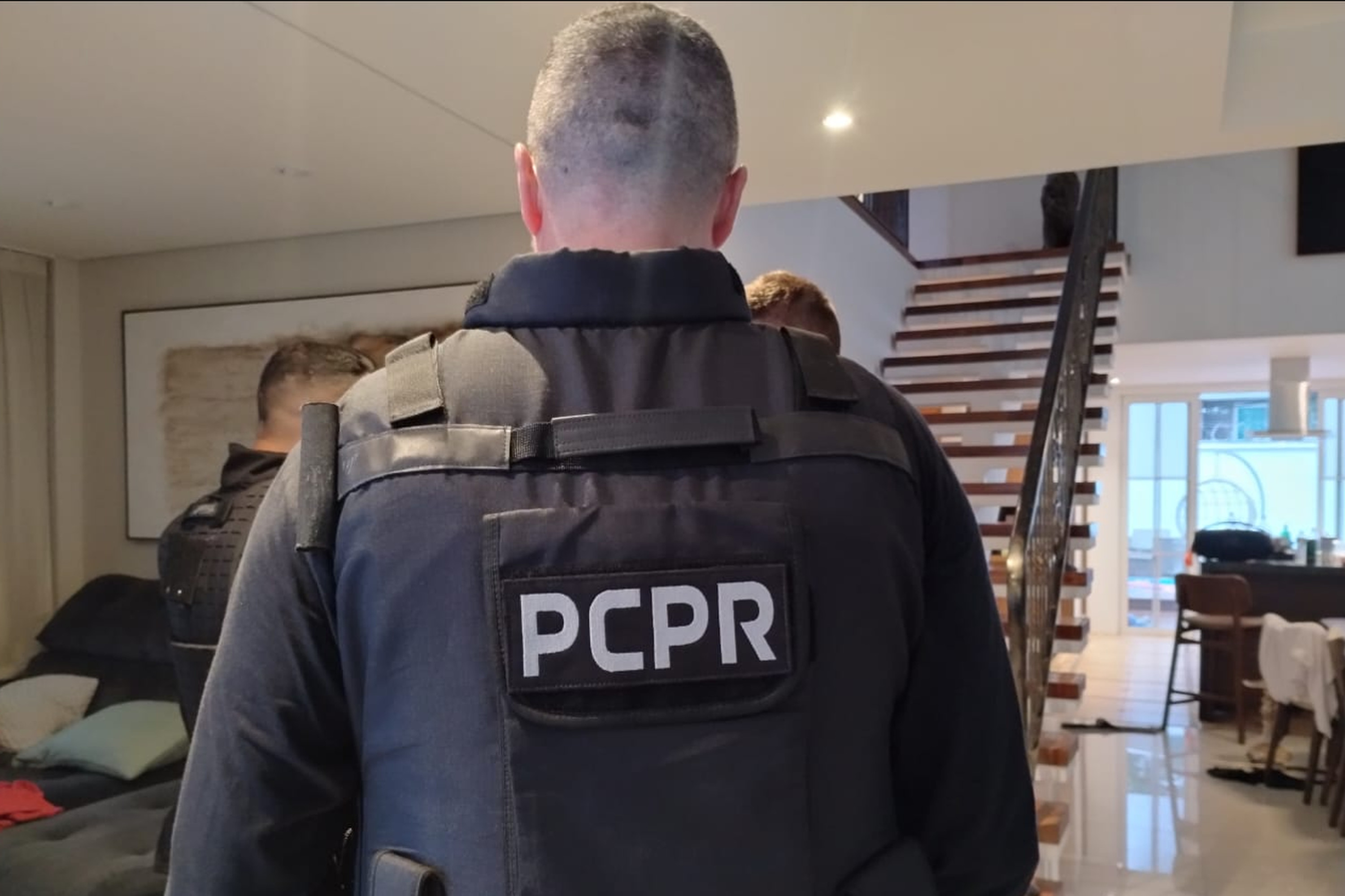 Operação da PCPR prende três pessoas de grupo que lesava vítimas com jogos de azar