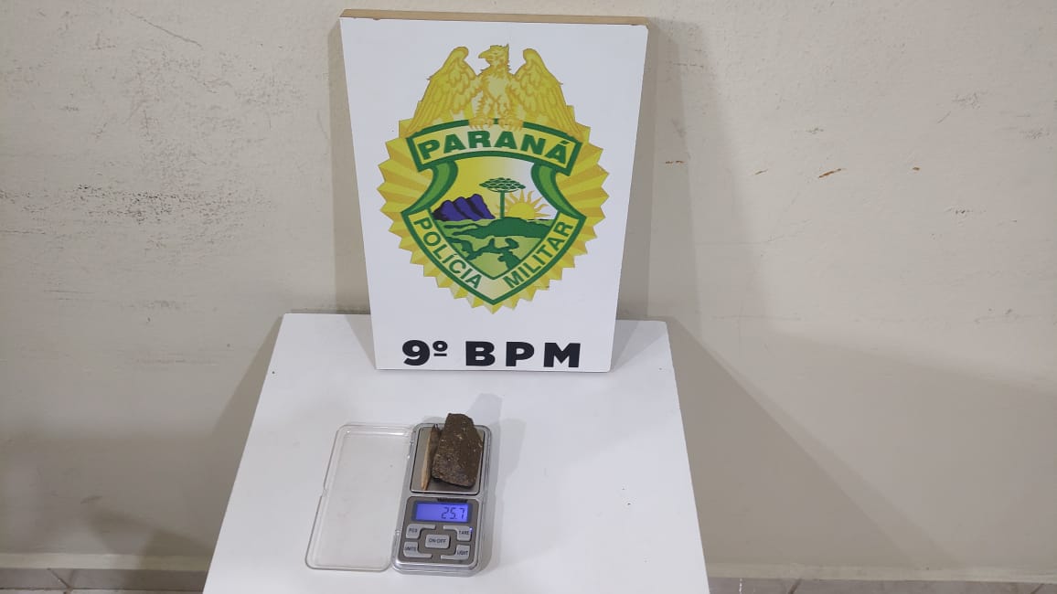 ​POLÍCIA MILITAR ENCAMINHA ADOLECENTE FLAGRADO COM MACONHA NA ORLA DE CAIOBA