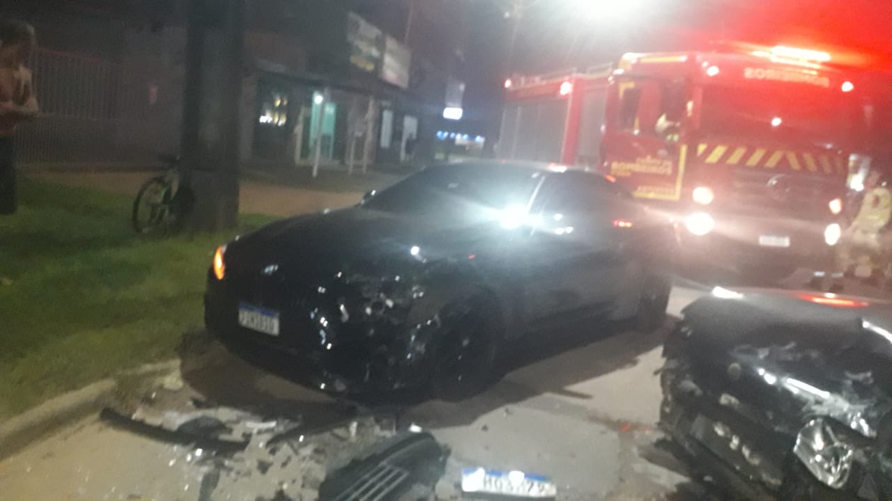 Colisão envolvendo um BMW e um Kadett foi registrada no coroados