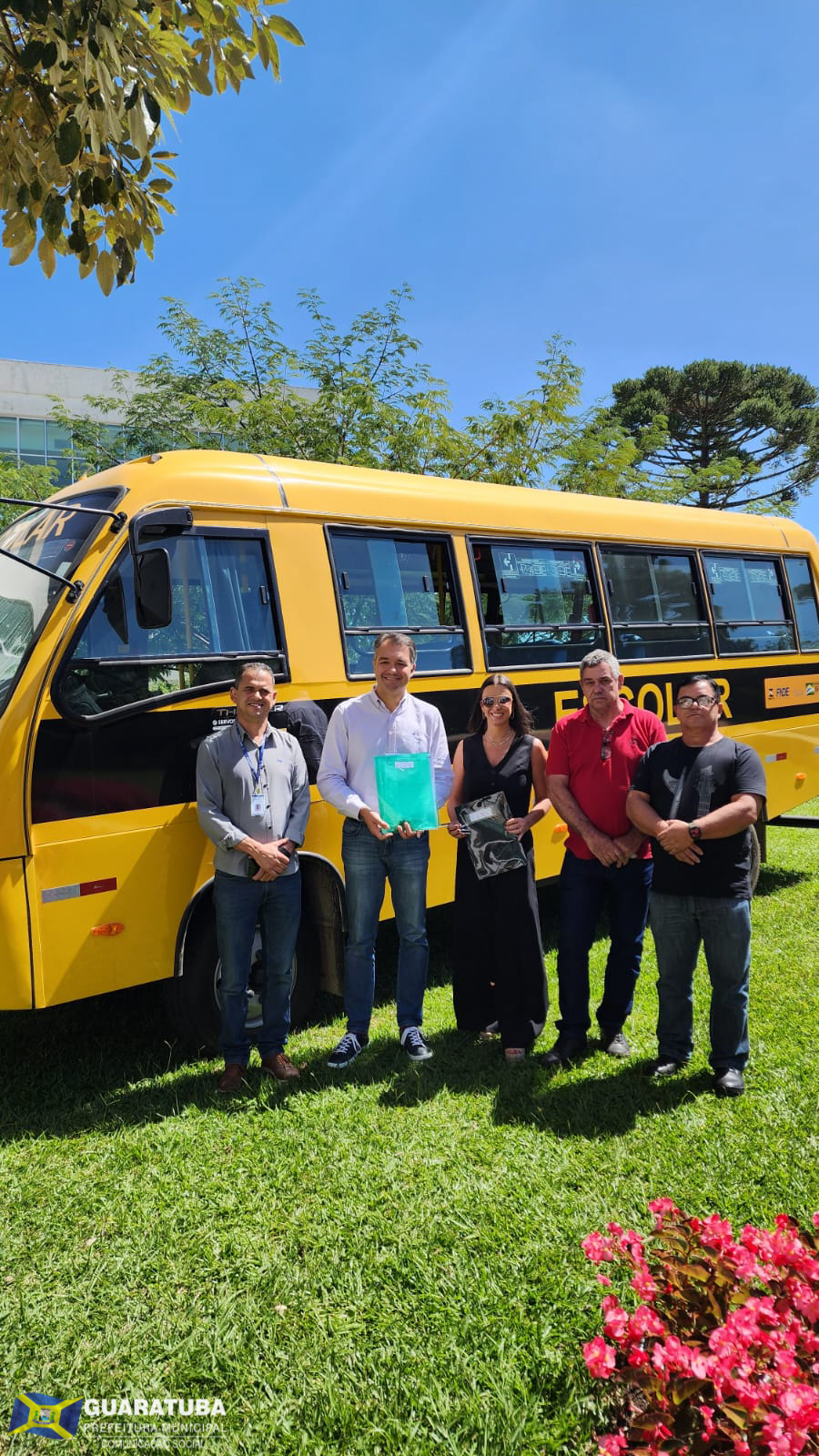 Guaratuba recebe ônibus escolares do Governo do Estado